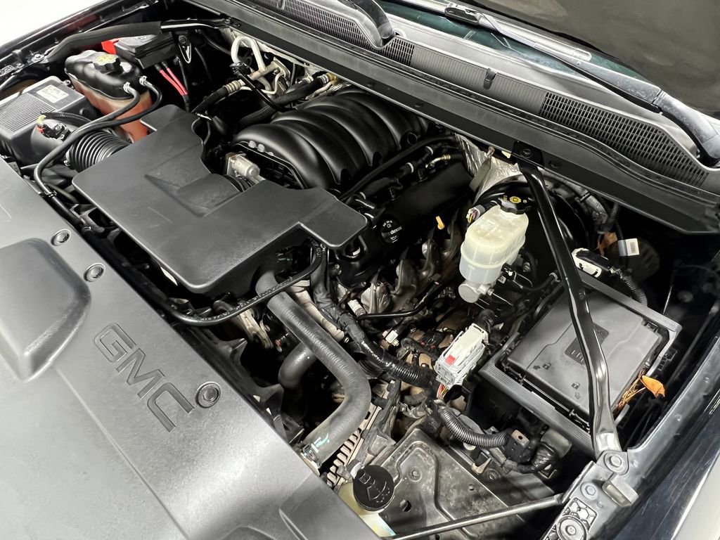 Used 2016 GMC Yukon SLE w/ HD Trailering Package image 28