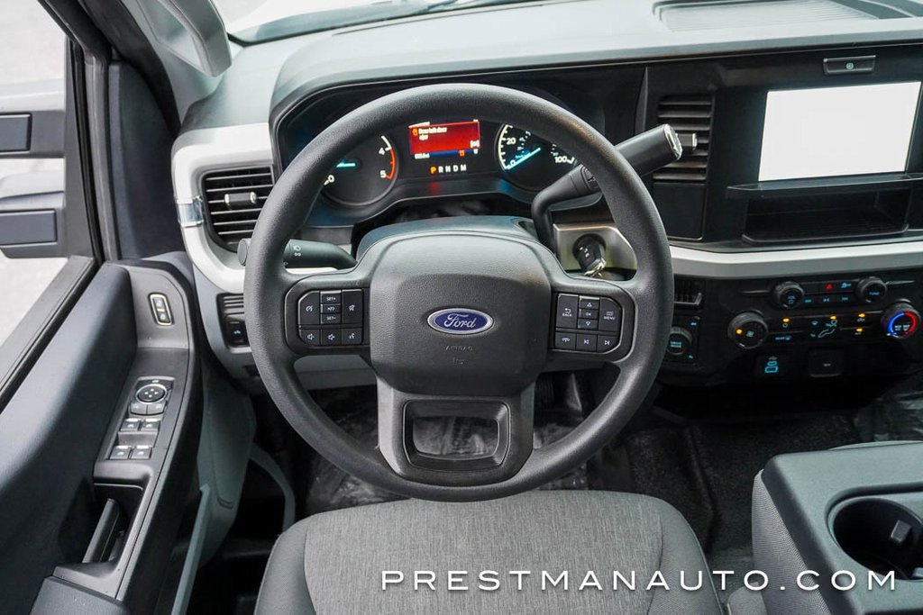 Used 2025 Ford F350 XL w/ XL Chrome Package image 2