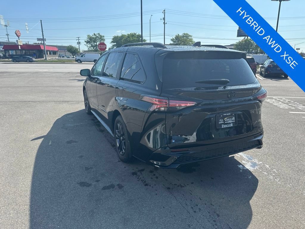 Used 2026 Toyota Sienna XSE AWD/4WD image 4