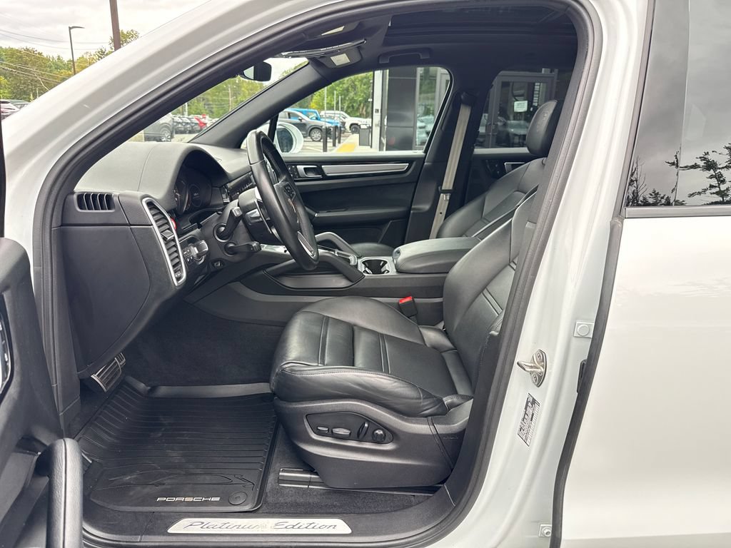 Used 2023 Porsche Cayenne S AWD/4WD image 10