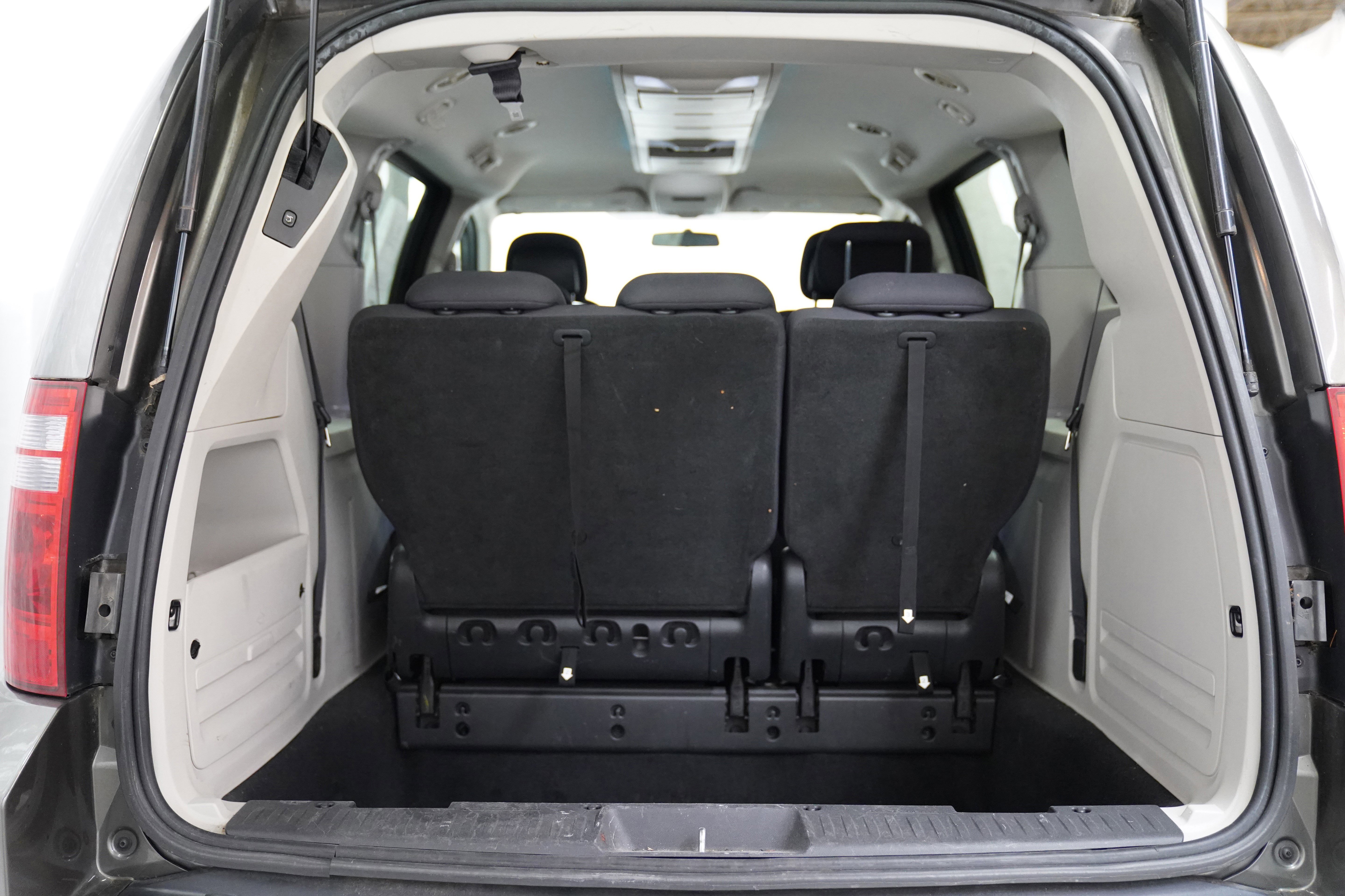 Used 2010 Dodge Grand Caravan SXT FWD image 8