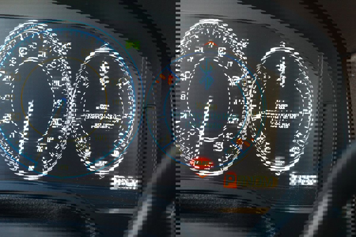 Used 2015 Cadillac Escalade ESV Premium image 32