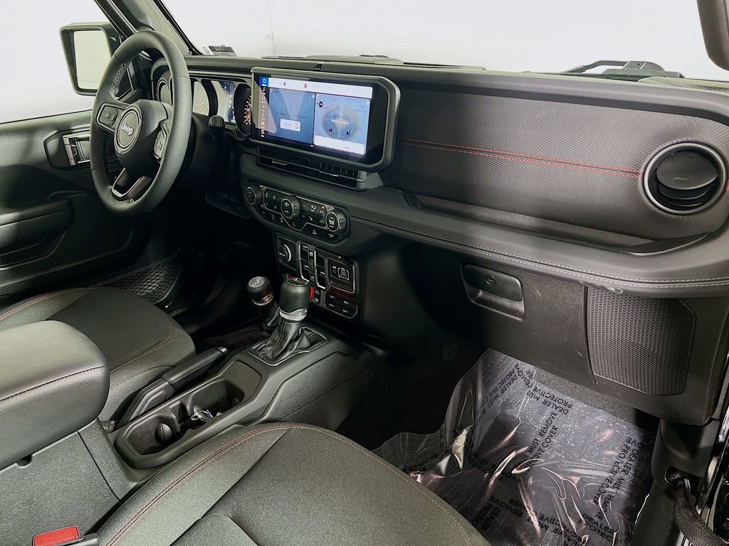 Used 2025 Jeep Gladiator Rubicon w/ Convenience Group image 26