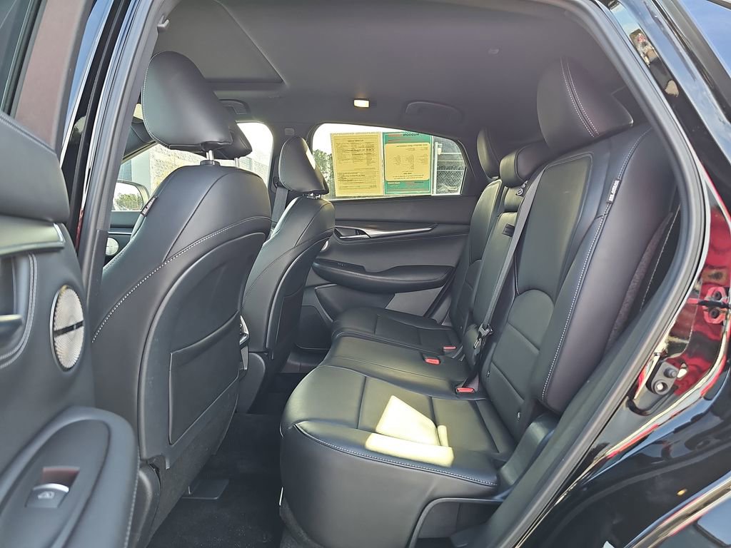 Used 2025 INFINITI QX55 Essential image 18