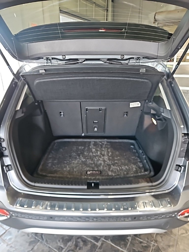 Used 2022 Volkswagen Taos SEL image 19