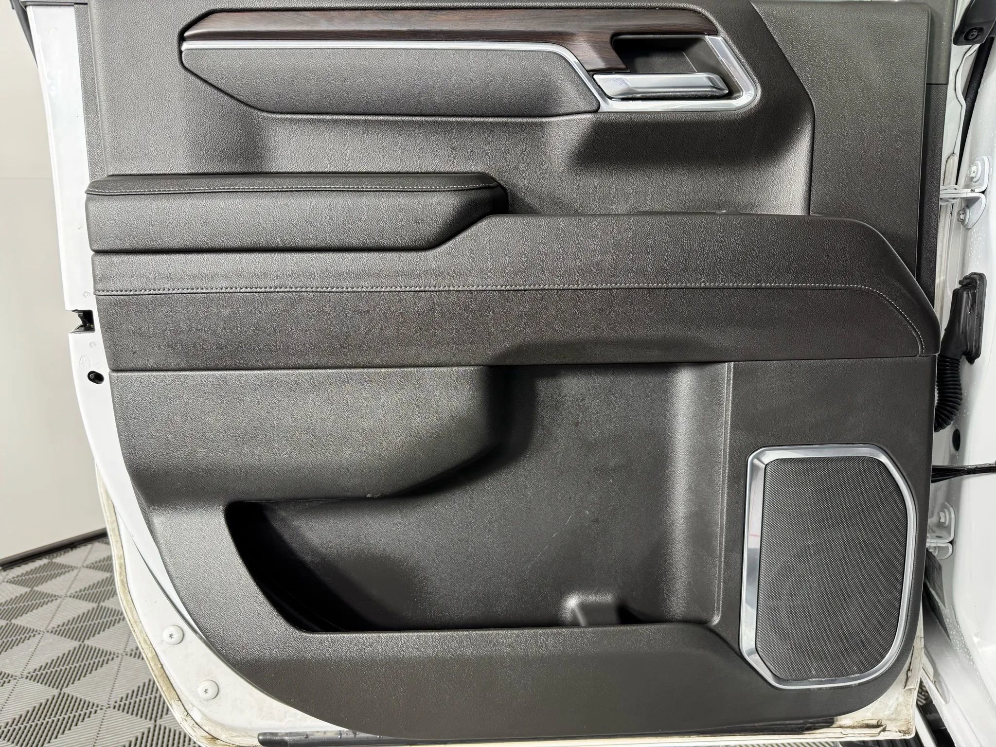 Used 2023 GMC Sierra 1500 SLT w/ SLT Premium Package image 44