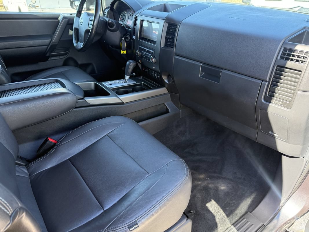 Used 2012 Nissan Titan SV w/ SV Value Truck Pkg RWD image 14
