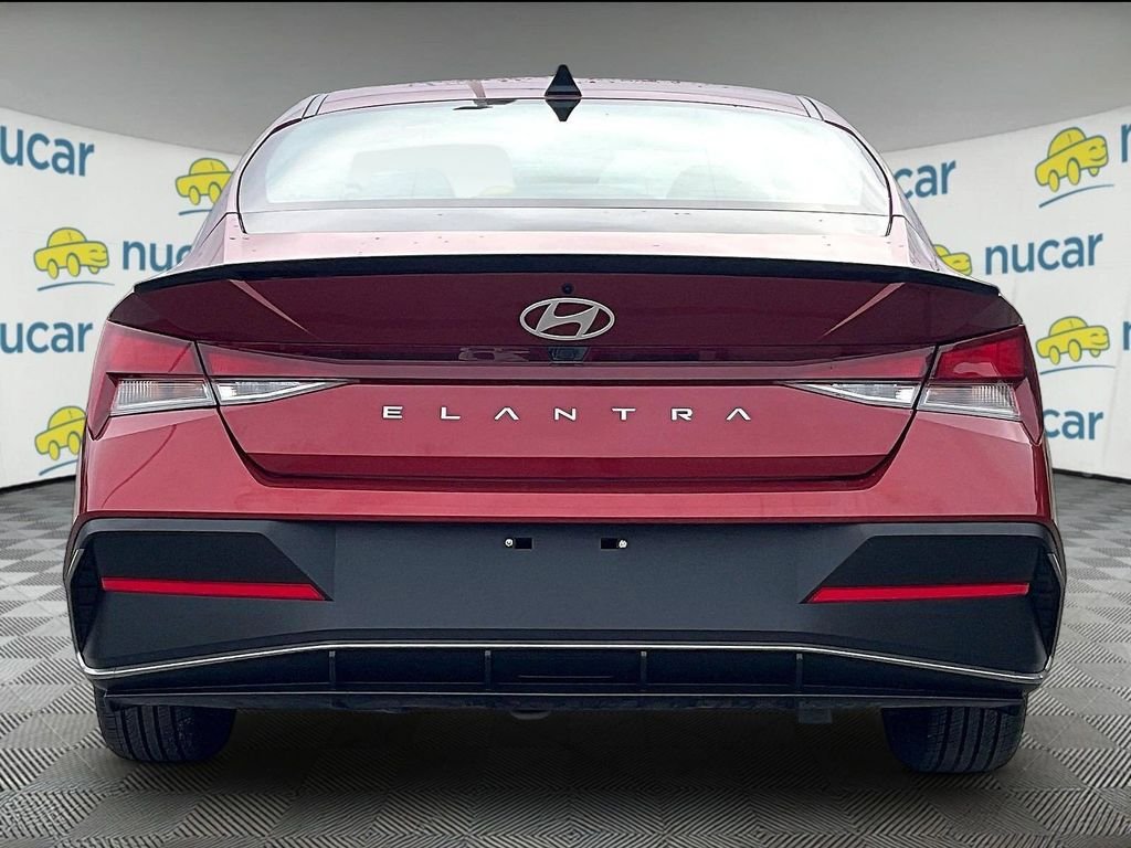 Certified 2025 Hyundai Elantra Sport FWD image 5