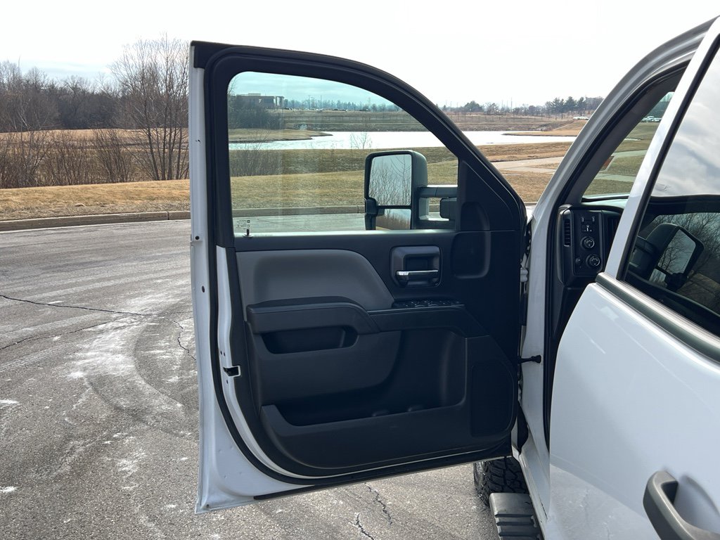 Used 2017 GMC Sierra 1500 4x4 Crew Cab image 10