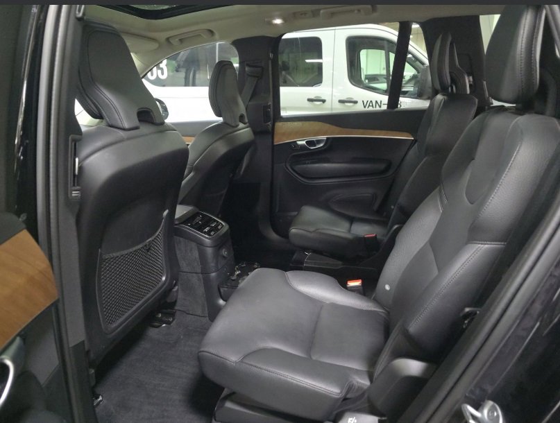 Used 2024 Volvo XC90 T8 Plus w/ Protection Package Premier image 11