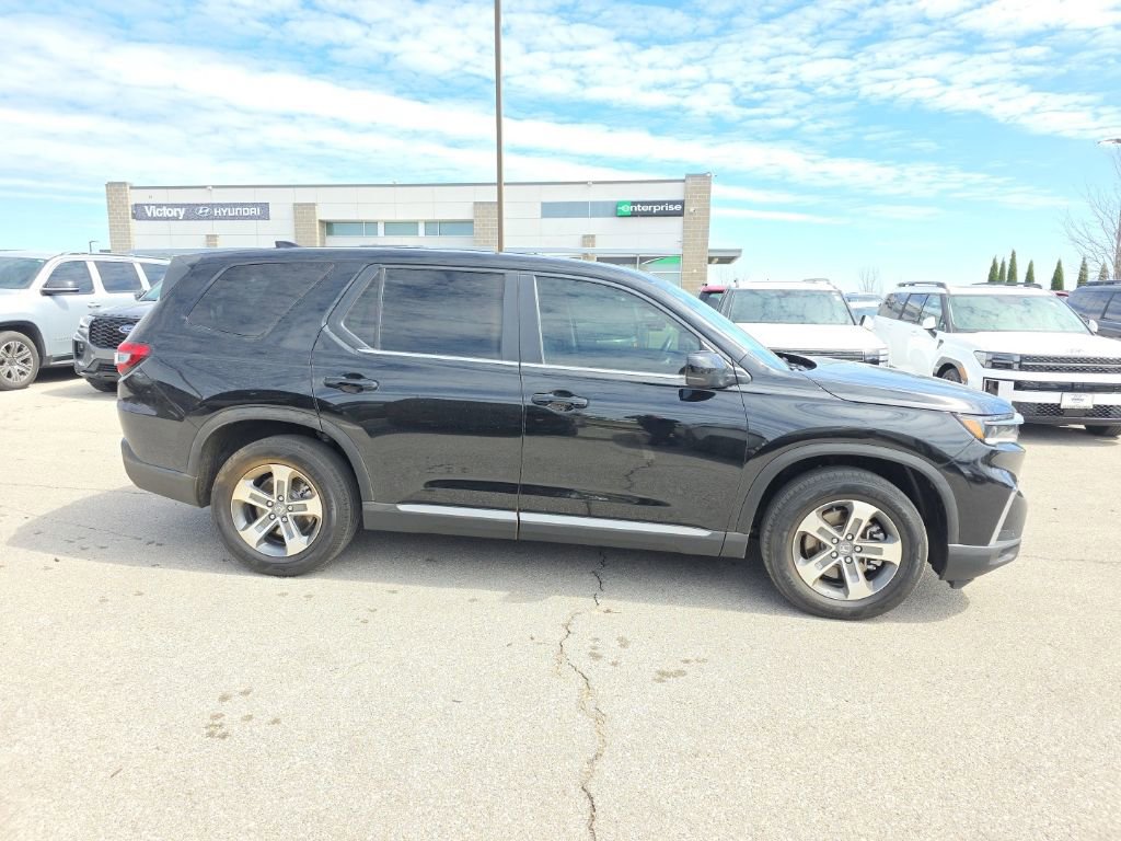Used 2025 Honda Pilot EX-L image 4