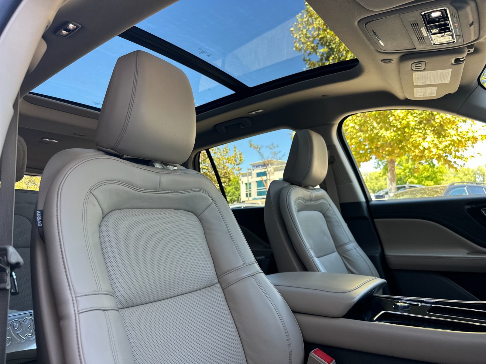 Used 2023 Lincoln Aviator Reserve w/ Equipment Group 201A RWD image 18
