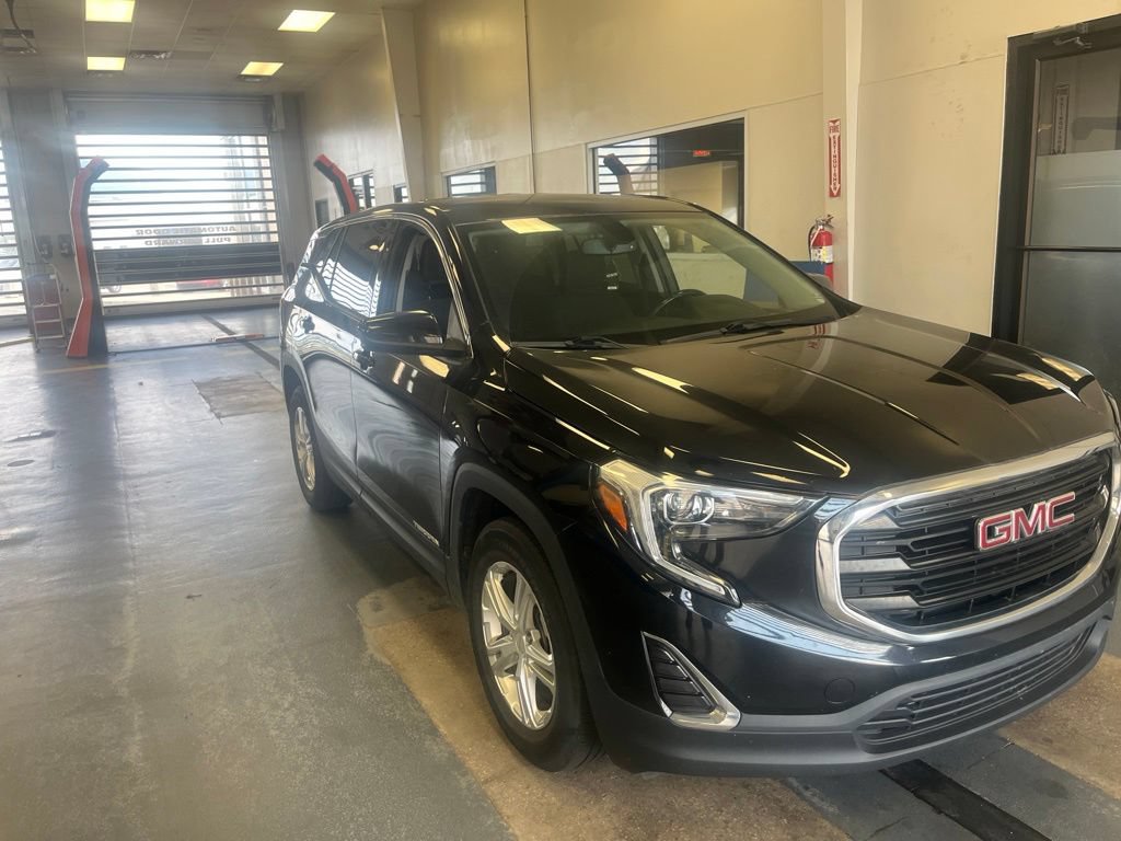 Used 2019 GMC Terrain SLE FWD image 1