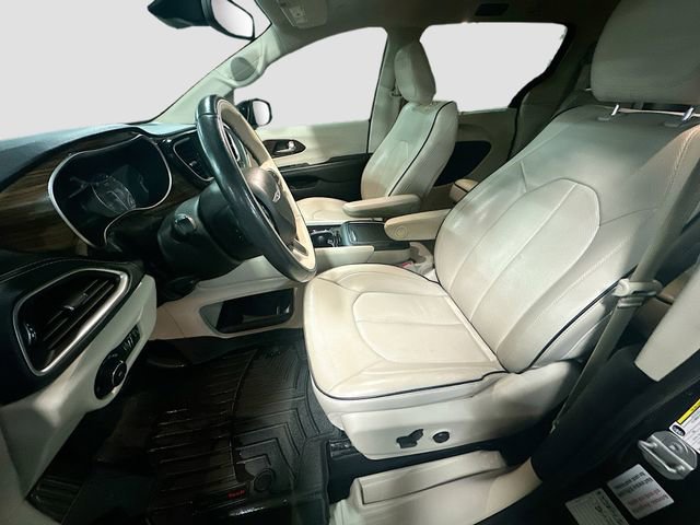 Used 2021 Chrysler Pacifica Limited w/ Premium & Safety Sphere Group image 23