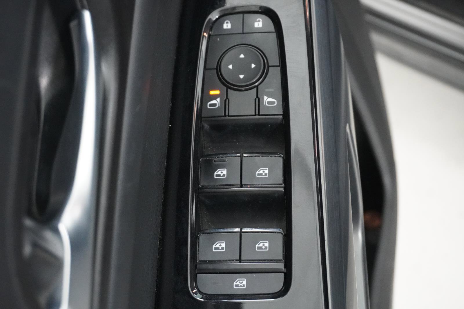 Used 2022 Nissan Pathfinder SL image 11