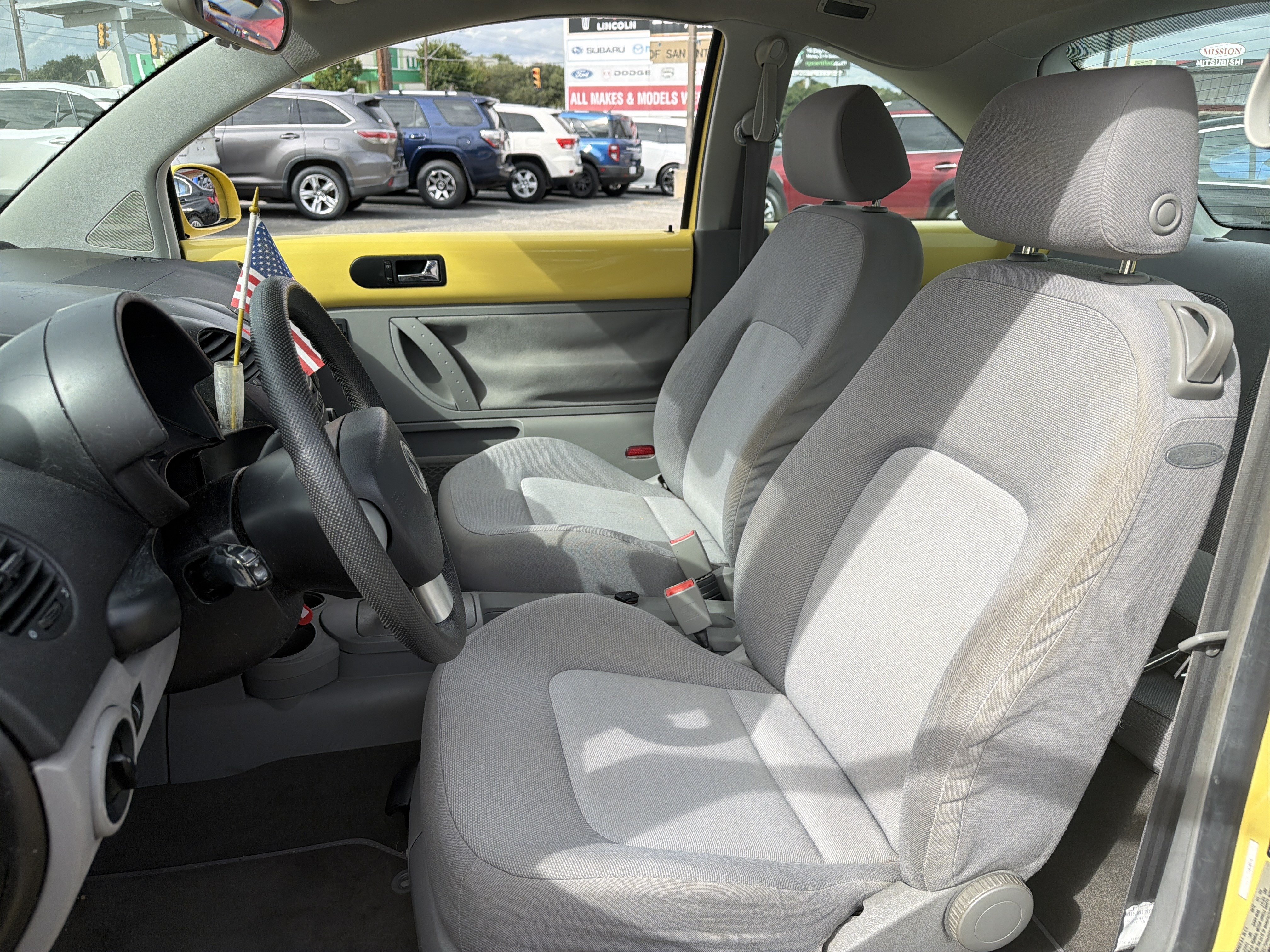 Used 2005 Volkswagen Beetle GL FWD image 14