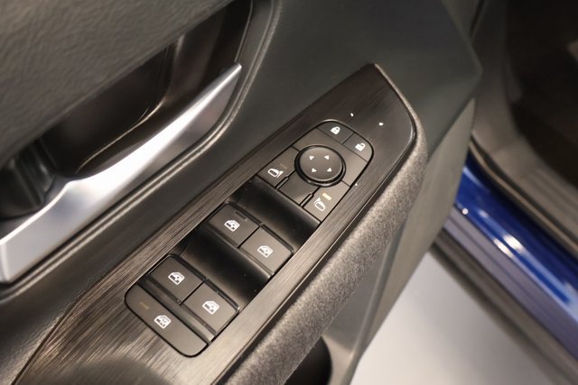 Used 2025 Nissan Kicks SV FWD image 10