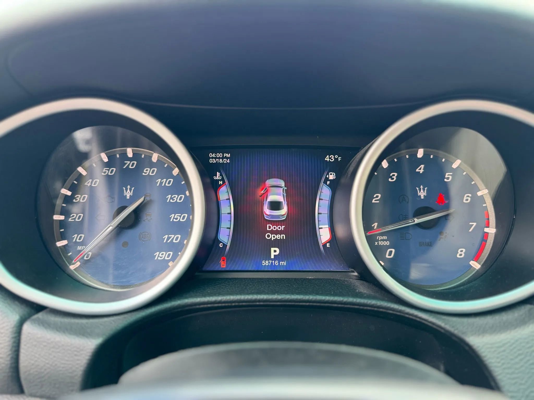 Used 2015 Maserati Ghibli image 28