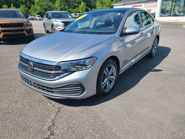 Used 2024 Volkswagen Jetta SE w/ Panoramic Sunroof Package