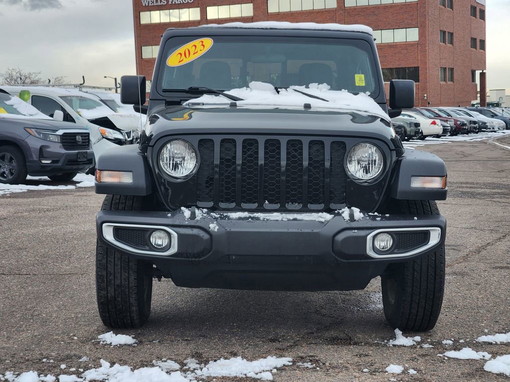 Used 2023 Jeep Gladiator Sport AWD/4WD image 3