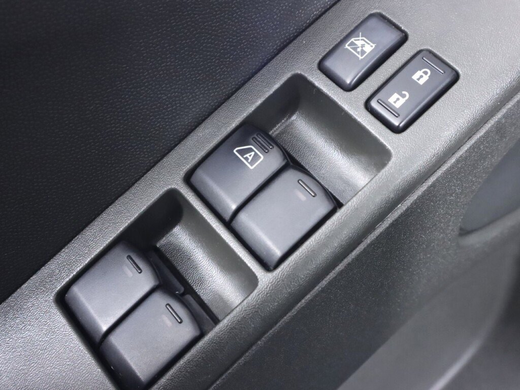 Used 2016 Nissan Frontier PRO-4X image 24