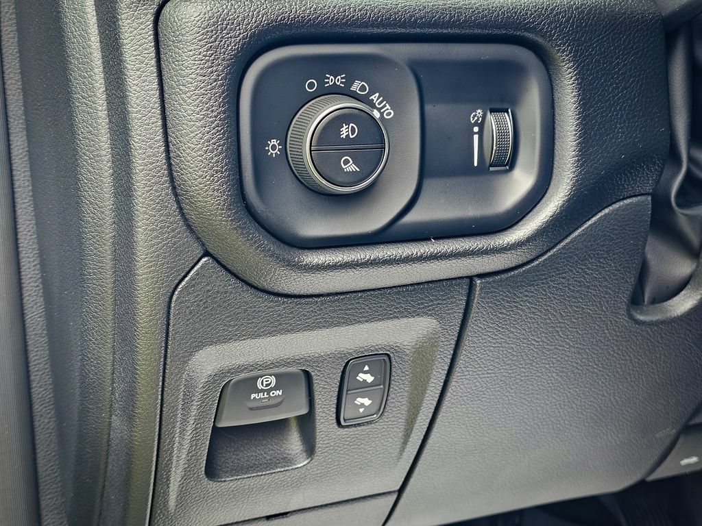 Used 2024 RAM 1500 Big Horn AWD/4WD image 14