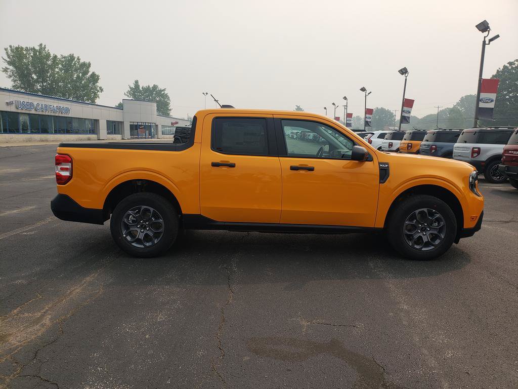 New 2026 Ford Maverick XLT w/ Equipment Group 301A AWD/4WD image 2