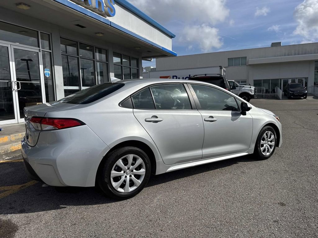 Used 2024 Toyota Corolla LE image 8