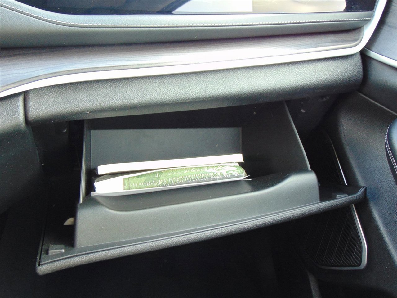 Used 2023 Jeep Grand Cherokee 4WD 4xe image 30