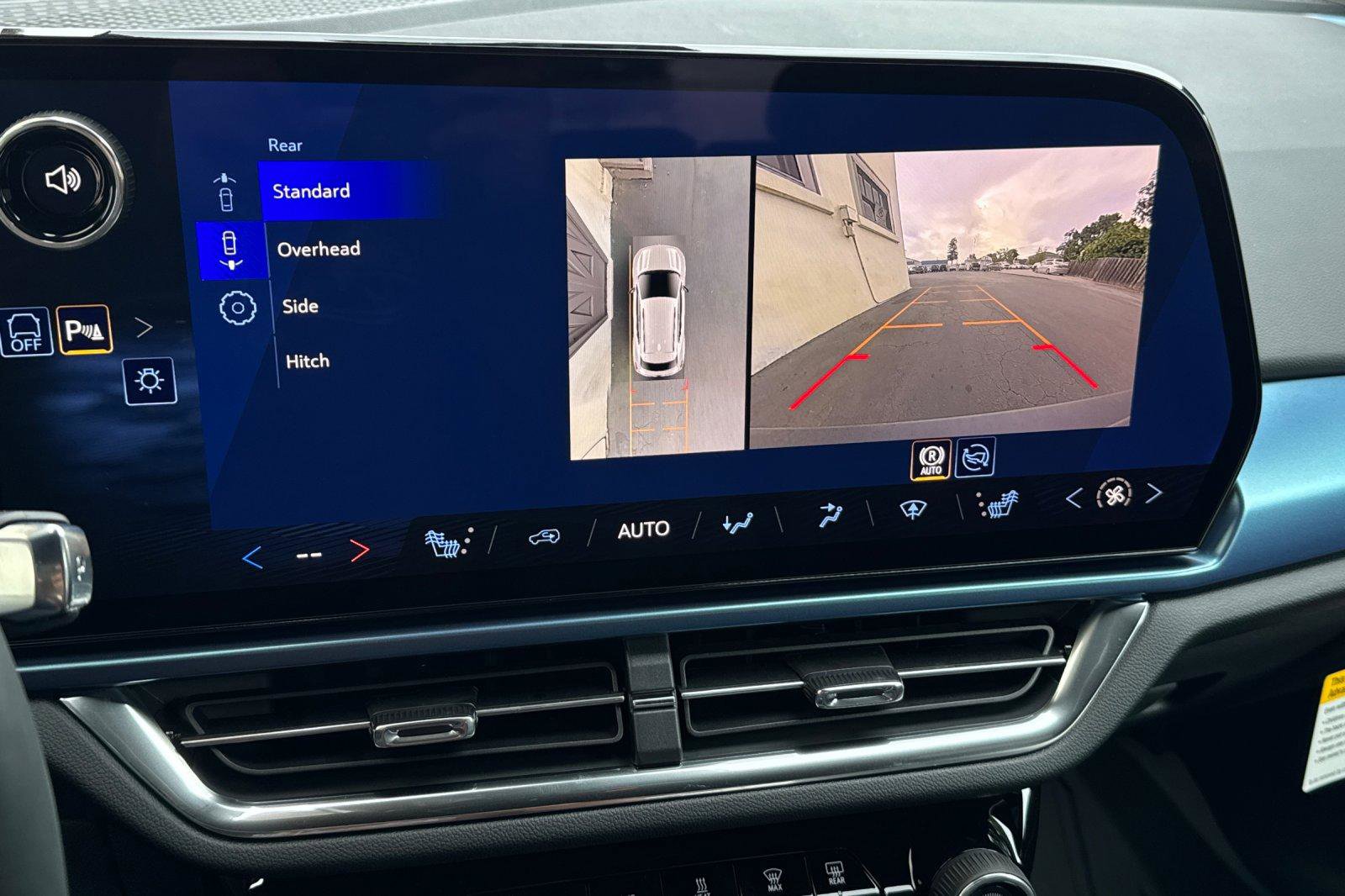 Used 2026 Chevrolet Equinox EV LT image 25