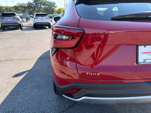 New 2026 Chevrolet Trax LT w/ Sunroof Package FWD image 15