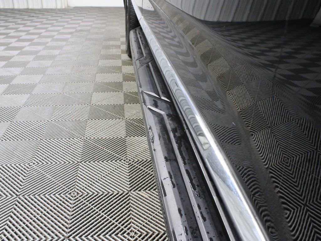 Used 2024 GMC Yukon XL SLT w/ SLT Luxury Package image 53