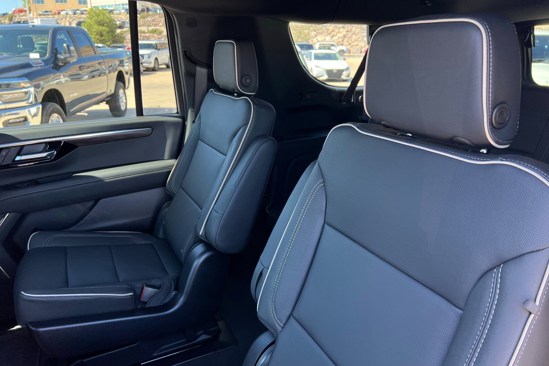 New 2026 Chevrolet Suburban Premier image 21