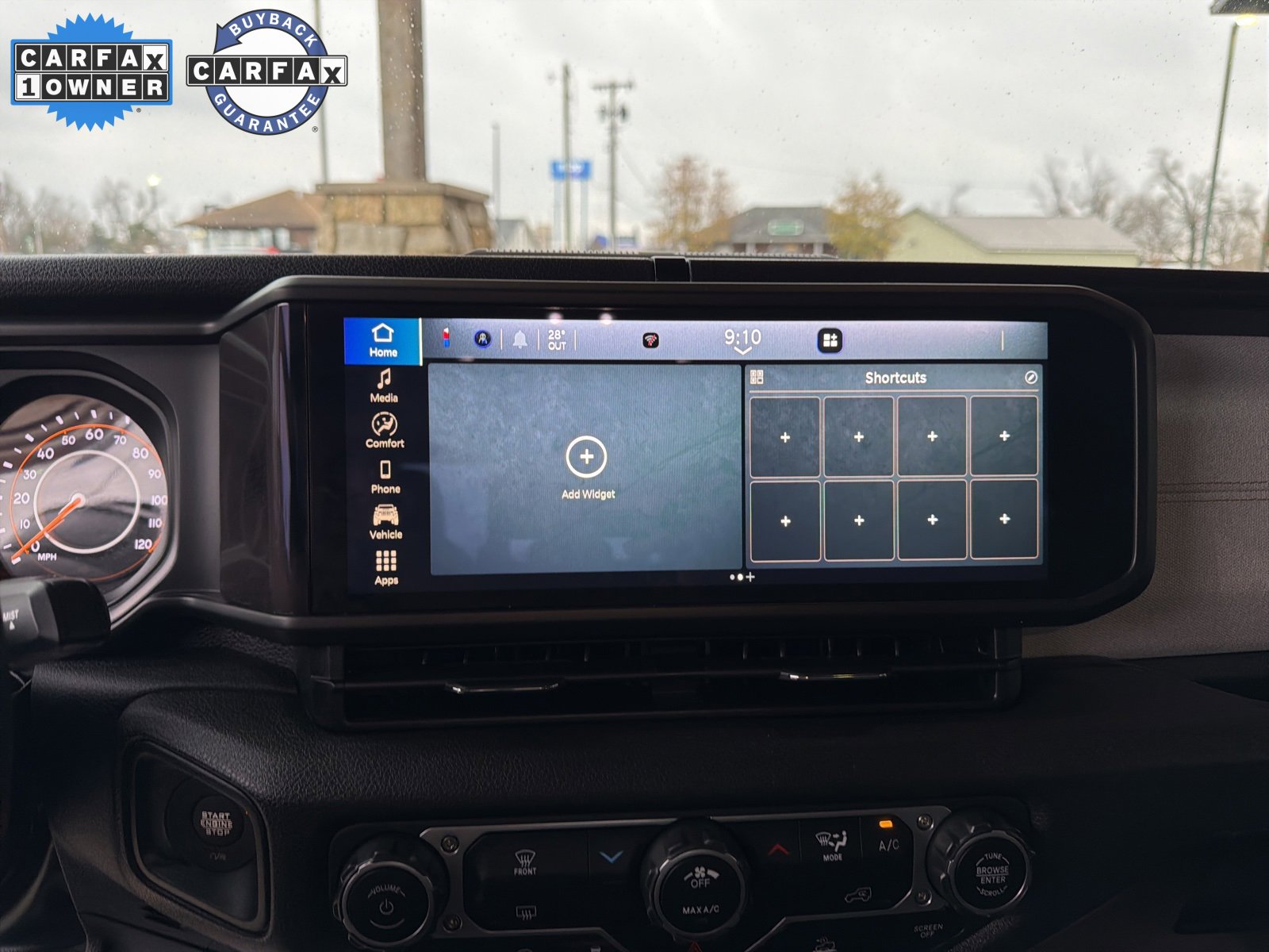 Used 2025 Jeep Gladiator Sport image 12