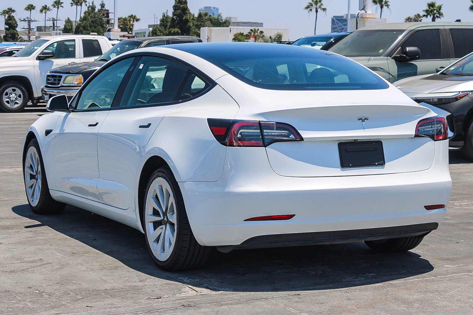 Used 2023 Tesla Model 3 Standard Range RWD image 7