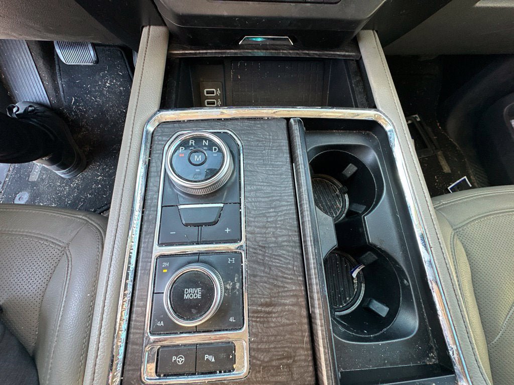 Used 2018 Ford Expedition Limited w/ Equipment Group 301A AWD/4WD image 13