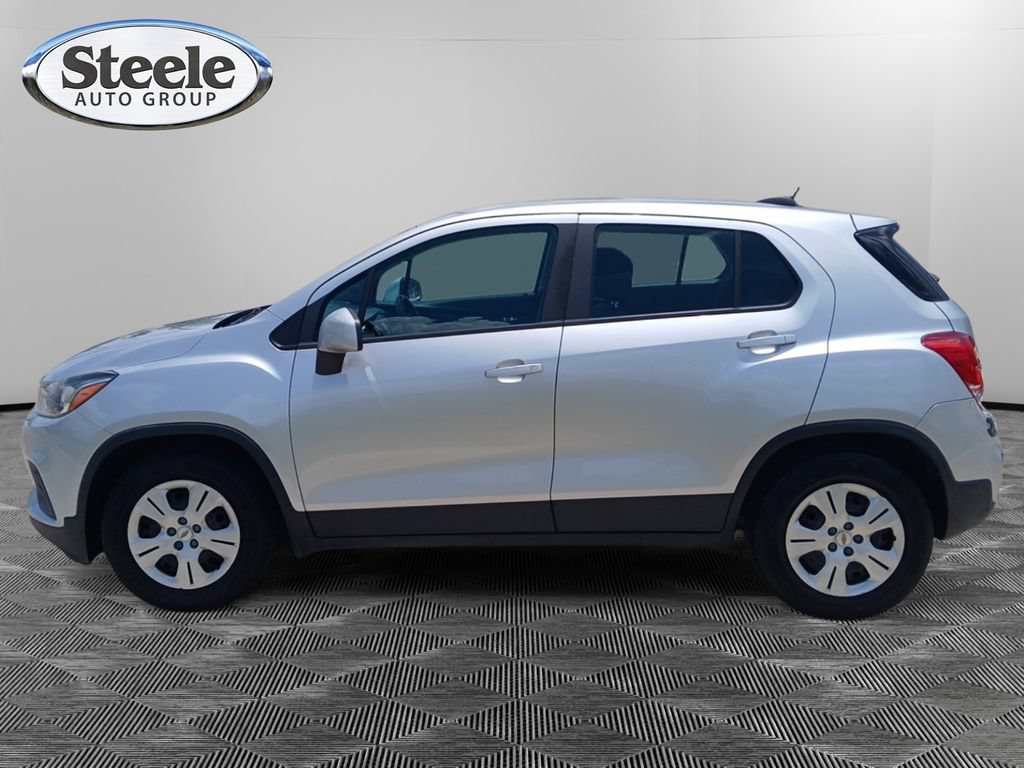 Used 2018 Chevrolet Trax LS FWD image 3