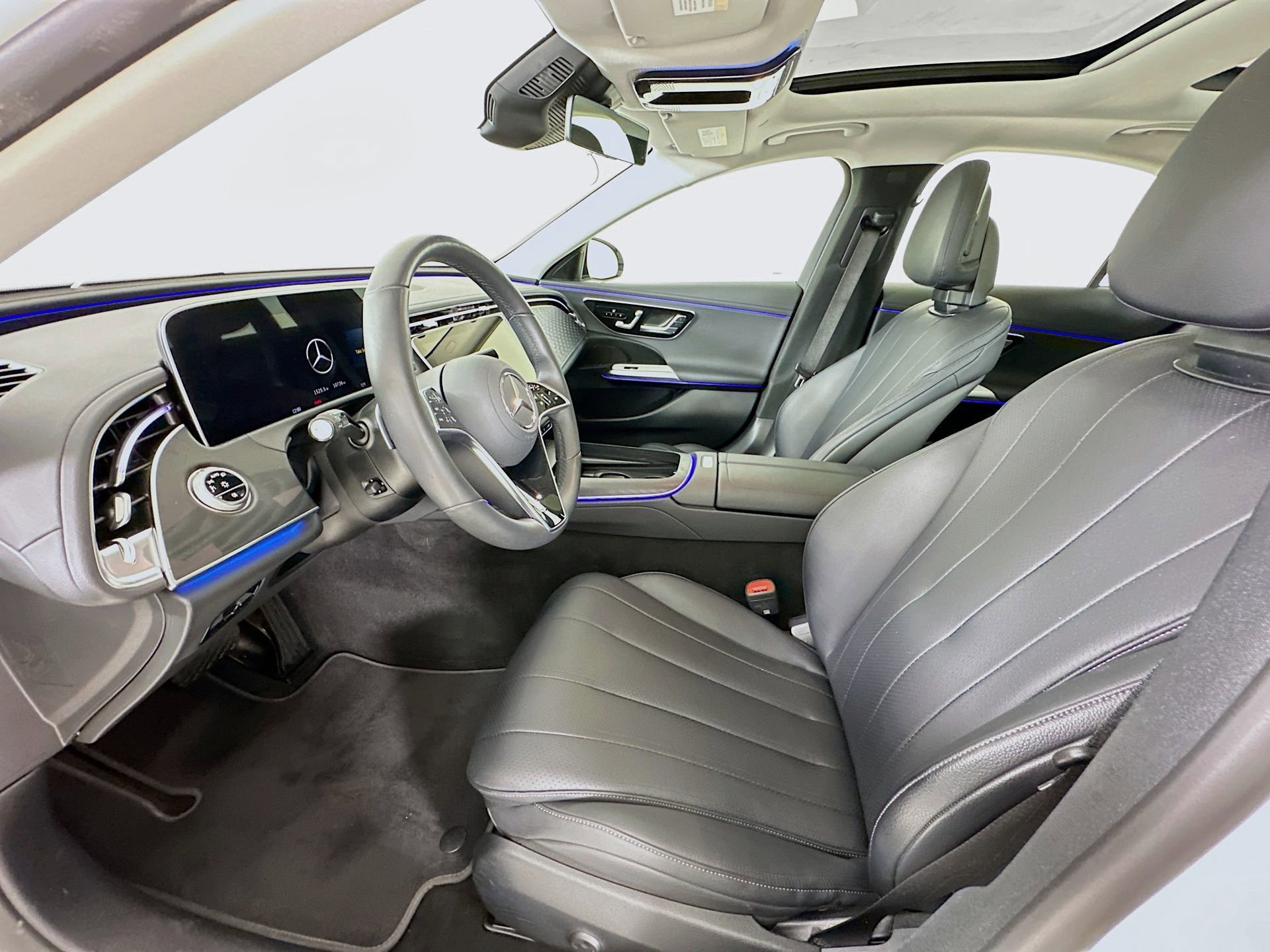 Used 2025 Mercedes-Benz E 350 Sedan image 22