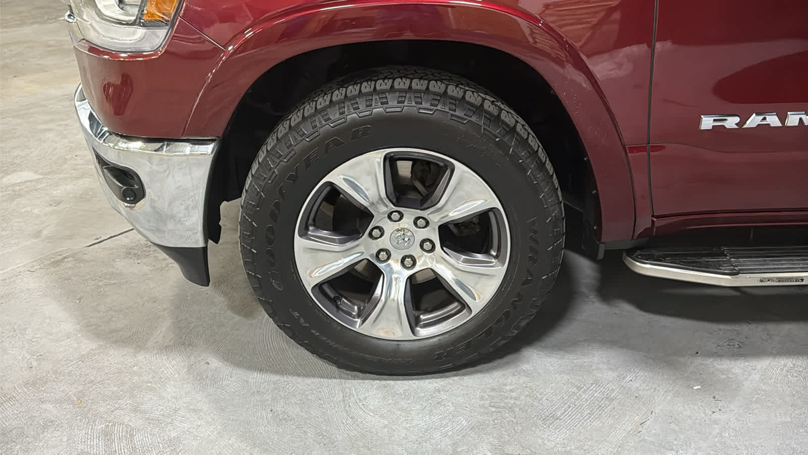 Used 2019 RAM 1500 Laramie AWD/4WD image 8