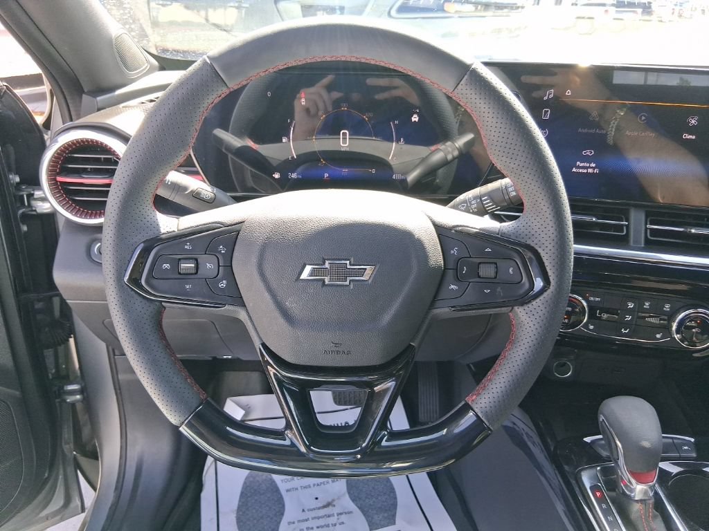 Used 2026 Chevrolet Trax RS w/ Sunroof Package FWD image 9