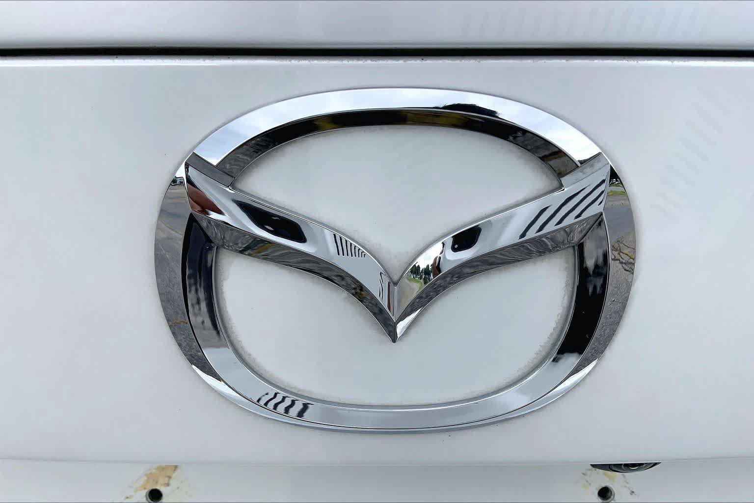 Certified 2025 MAZDA CX-70 Plug-In Hybrid w/ Premium Pkg AWD/4WD image 33