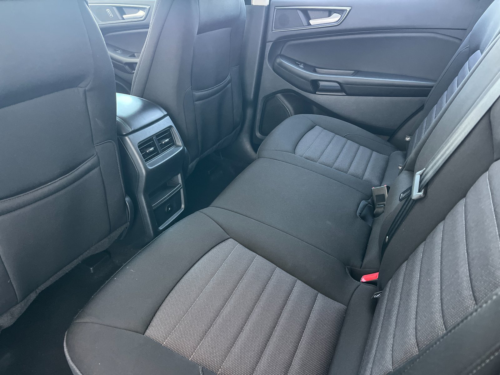 Used 2024 Ford Edge SE w/ Black Appearance Package AWD/4WD image 12