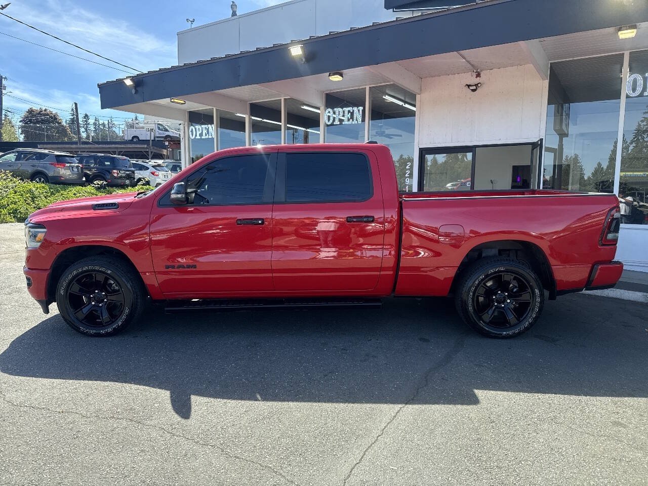 Used 2023 RAM 1500 Big Horn AWD/4WD image 3
