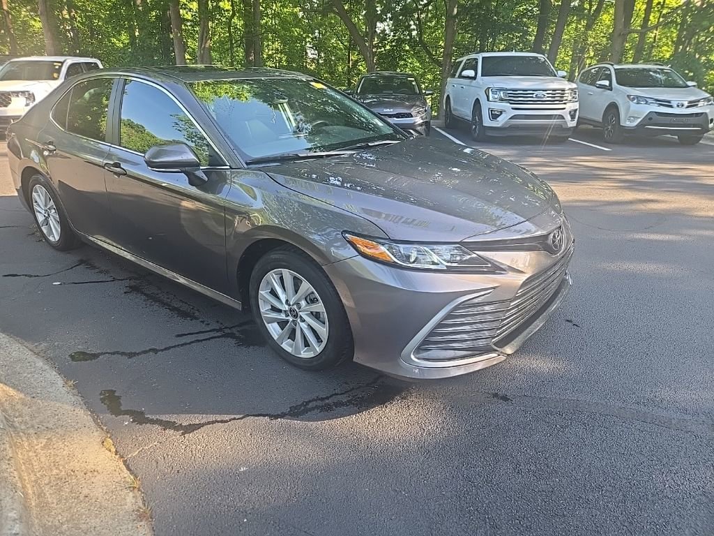 Used 2024 Toyota Camry LE w/ Convenience Package FWD image 12