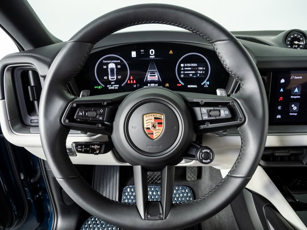 Certified 2025 Porsche Cayenne Coupe w/ Premium Package Plus image 9