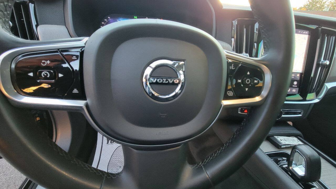 Used 2023 Volvo S90 B6 Plus AWD/4WD image 14