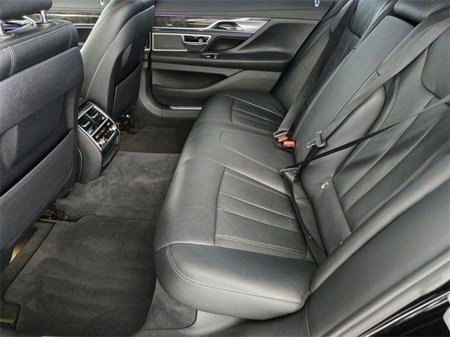 Used 2016 BMW 740i image 5