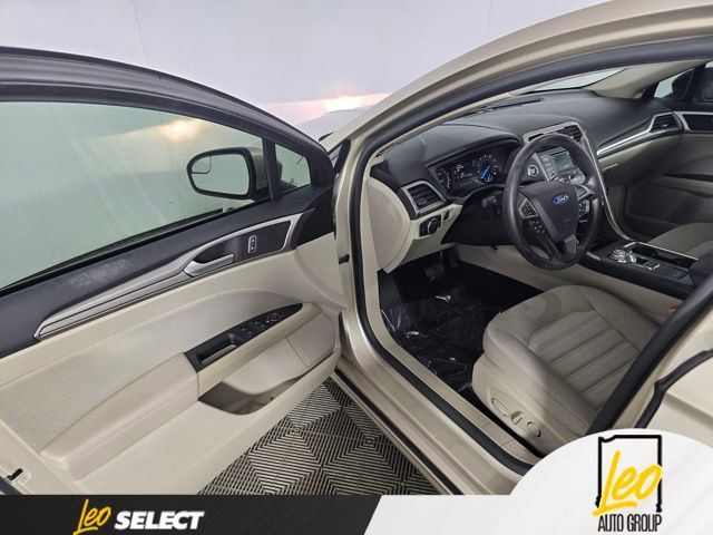 Used 2018 Ford Fusion SE FWD image 7
