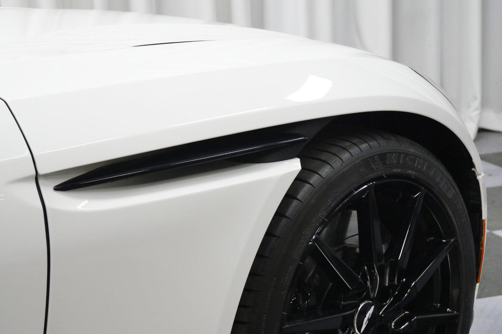 Used 2019 Aston Martin DB11 Volante image 47