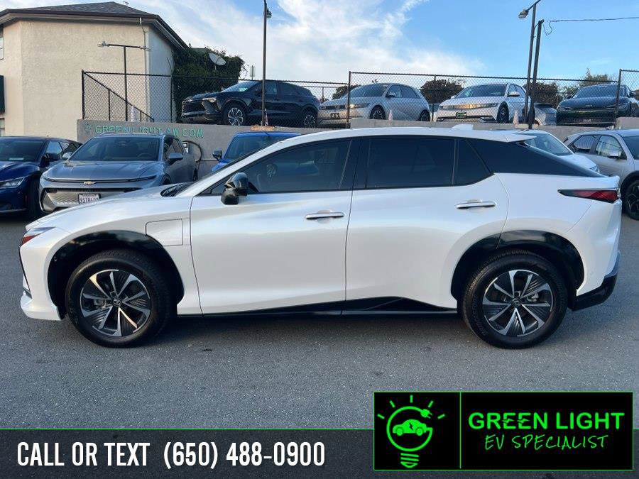 Used 2023 Lexus RZ 450e Premium image 8